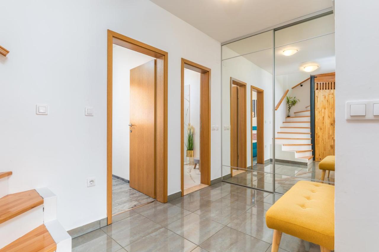 Apartman Nina Fazana Exterior photo
